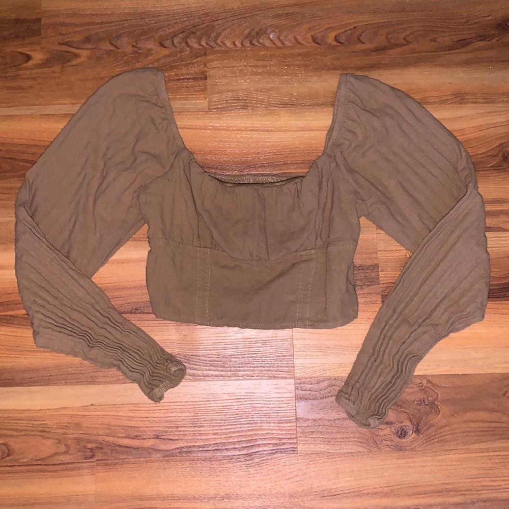 Cute cropped long sleeve